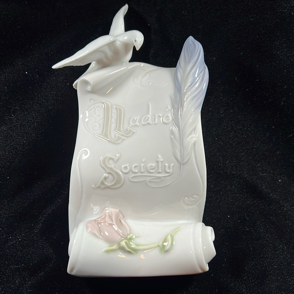 Lladro #7677 Art Brings Us Together